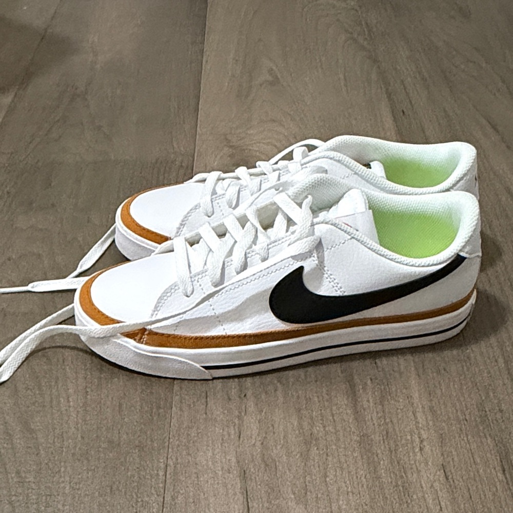 Nike Court Sneakers